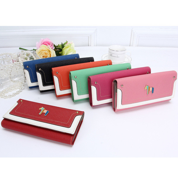 Γλυκό πορτοφόλι σε πολλά χρώματα με μεταλλική διακόσμηση