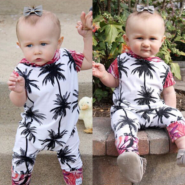 Βρεφικό φορμάκι  με κουκούλα και κοντά μανίκια