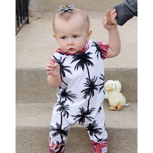 Βρεφικό φορμάκι  με κουκούλα και κοντά μανίκια