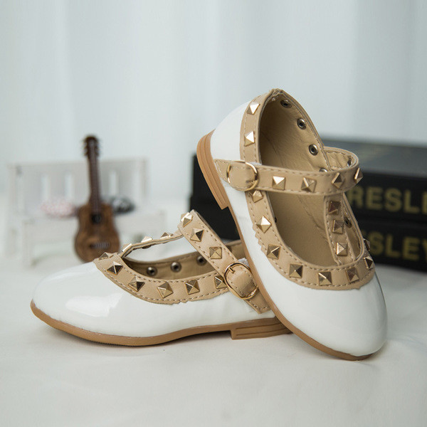 Παιδικά μοκασίνια για κορίτσια σε τέσσερα χρώματα