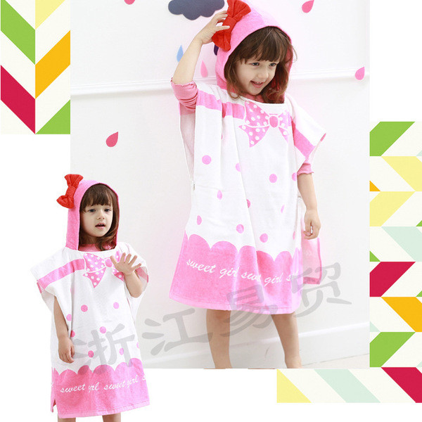 Πολύ ενδιαφέρον παιδικό μπουρνούζι  με κουκούλα