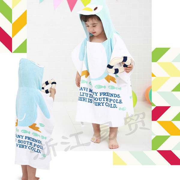 Πολύ ενδιαφέρον παιδικό μπουρνούζι  με κουκούλα