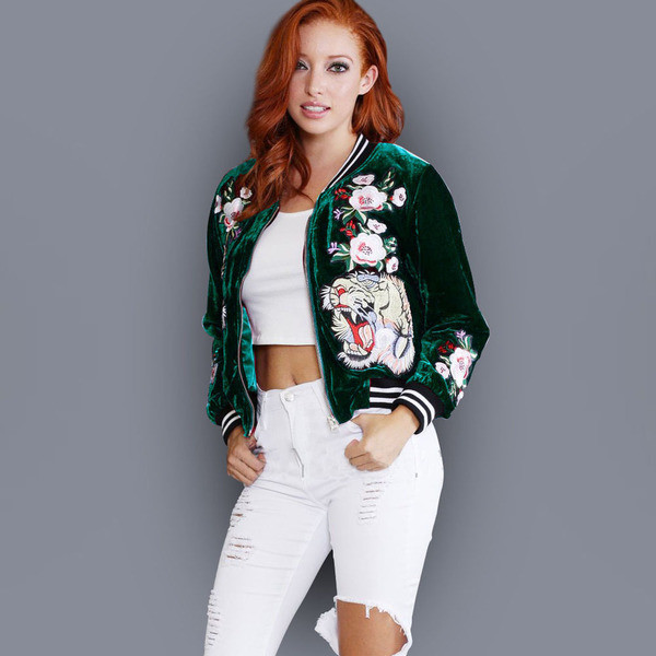 Актуално бейзболно яке за дамите от кадифе с бродерия