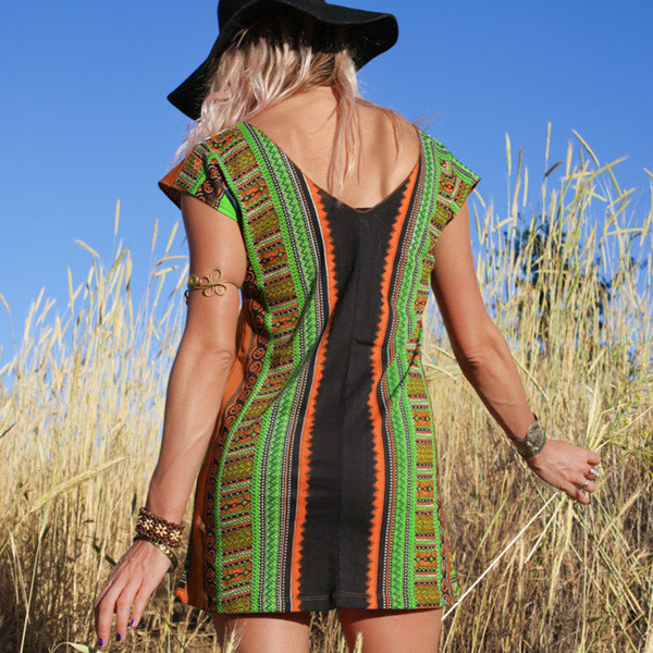 Γλυκό γυναικείο  σύντομο φόρεμα σύντομο  με εθνοτικές μοτίβο