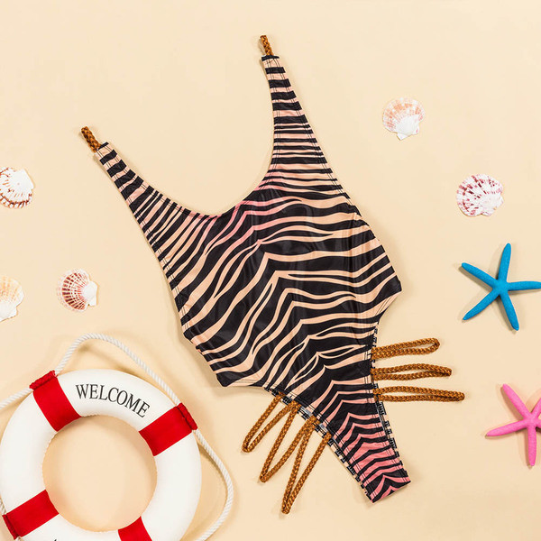 Κομψό γυναικείο μαγιό  σε εκτύπωση Leopard