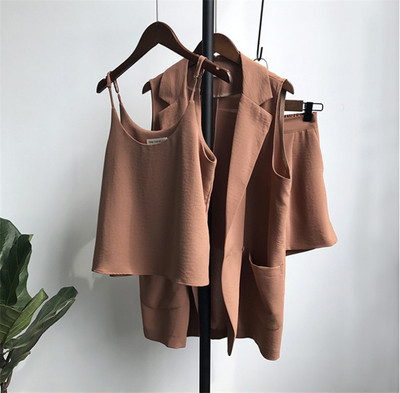 Κομψό γυναικείο σύνολο τριών τεμαχίων και 3 χρώματα