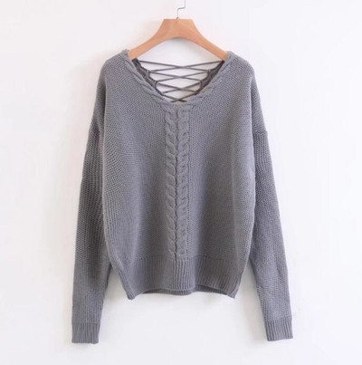 Много интересно и стилно дамско пуловерче с широка О-образна яка