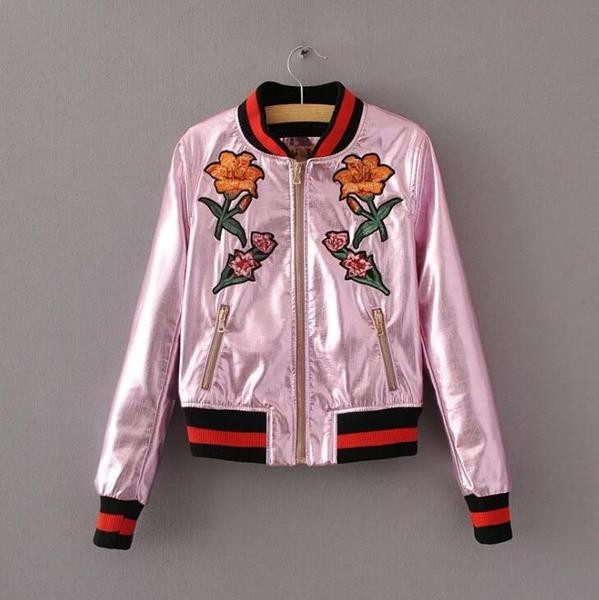 Μοντέρνο γυναικείο μπουφάν με ενδιαφέρον κέντημα λουλουδιών - 4 σχέδια