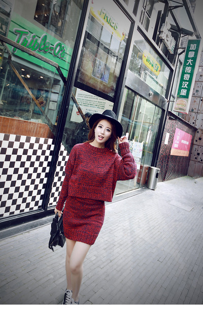 Κομψό χειμερινό σετ για κορίτσια - φούστα + μπλούζα σε δύο χρώματα