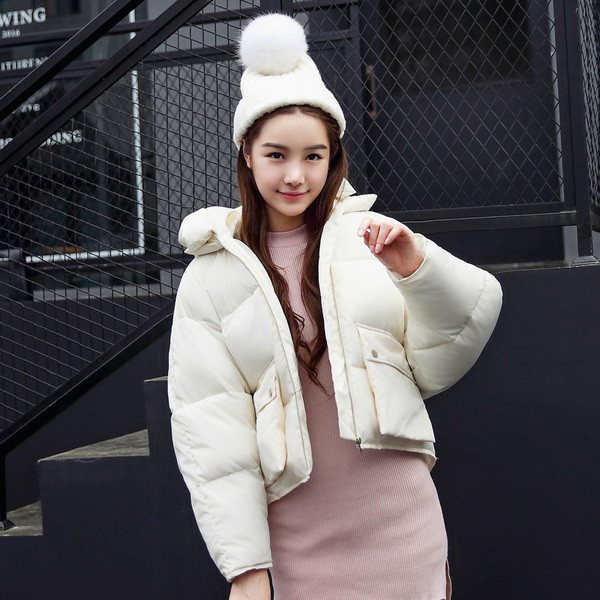 Χειμερινό γυναικείο μπουφάν  και ευρεία κουκούλα και σε πολλά χρώματα