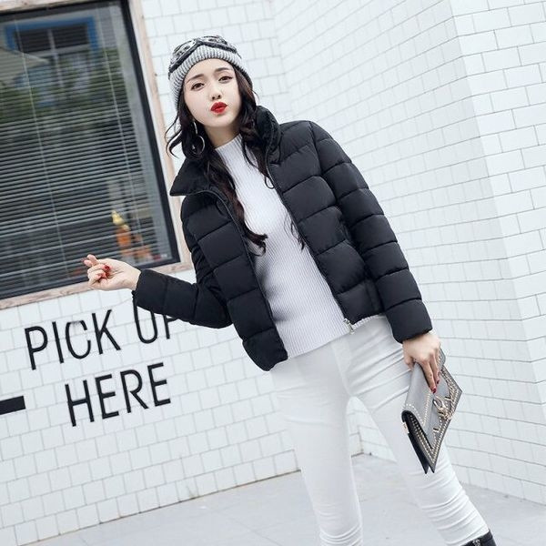 Σύντομο και απλό γυναικείο μπουφάν σε διάφορα χρώματα