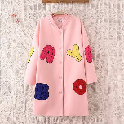 Πολύ ενδιαφέρουσα γυναικείο παλτό με κουμπιά