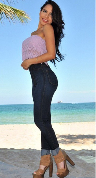 Ελαστικά γυναικεία στριφτά  τζιν με ύψηλη μέση 