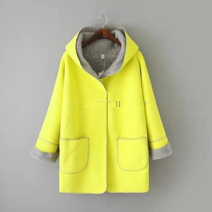 Γυναικείο παλτό με παχιά εσωτερική φόδρα