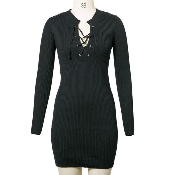 Много удобна и красива дамска плисирана рокличка с интересни връзки около врата