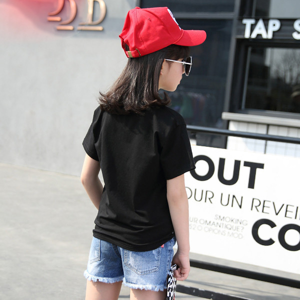 Детска тениска за момичета в бял и черен цвят с надиси