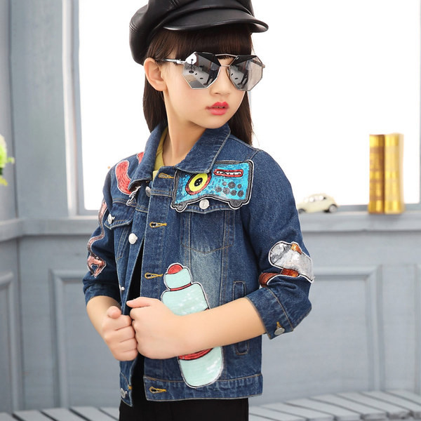 Стилно дънково яке за момичета с интересна бродерия 