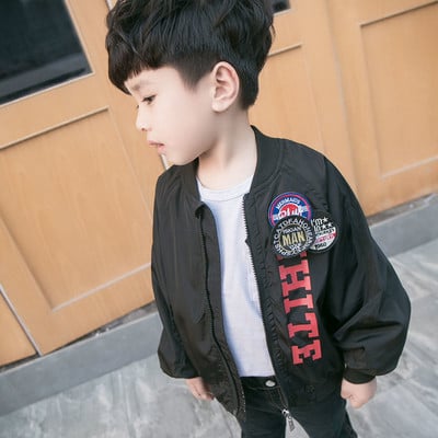 Αθλητικό παιδικό  μπουφάν για αγόρια σε μαύρο και κόκκινο χρώμα