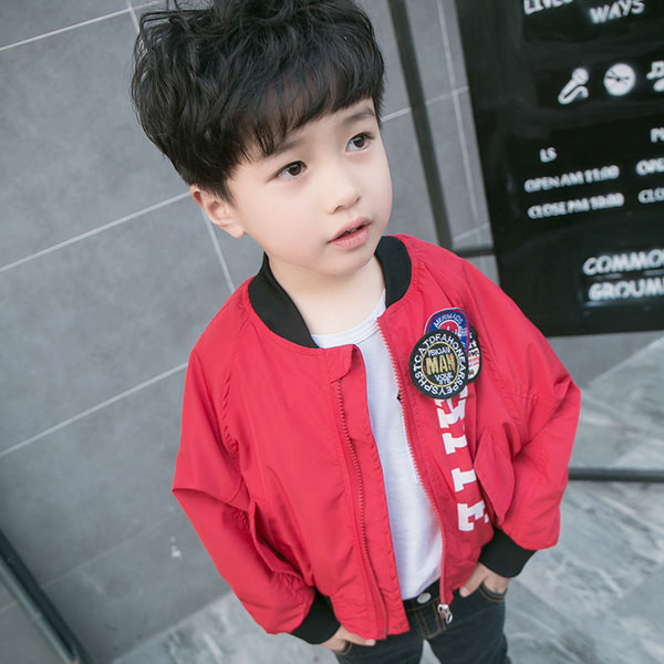 Αθλητικό παιδικό  μπουφάν για αγόρια σε μαύρο και κόκκινο χρώμα