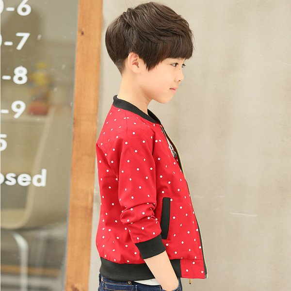 Спортно-елегантно детско яке за момчета на точки в два цвята