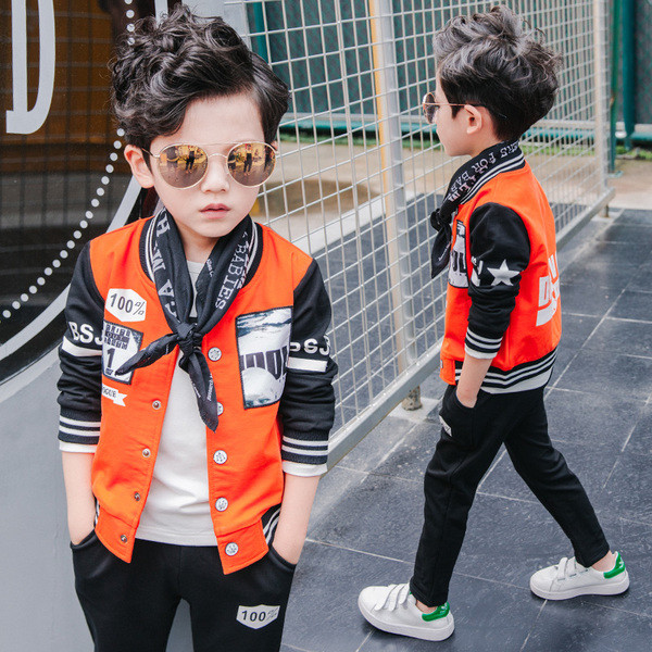 Κομψό αθλητικό σετ για αγόρια - σακάκι + παντελόνι με δίχρωμες εφαρμογές