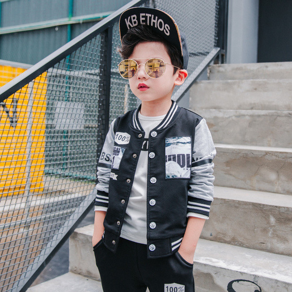 Κομψό αθλητικό σετ για αγόρια - σακάκι + παντελόνι με δίχρωμες εφαρμογές