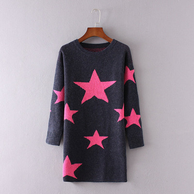 Дълъг дамски пуловер с О-образна яка и шарени звездички - 2 цвята