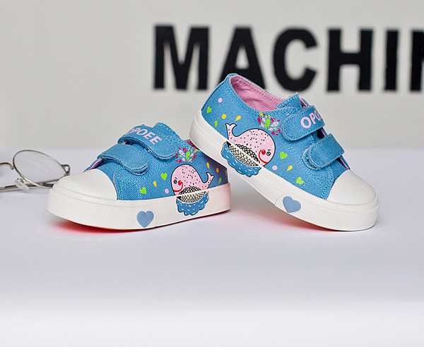 Παιδικά παπούτσια για κορίτσια σε ροζ και μπλε χρώματα