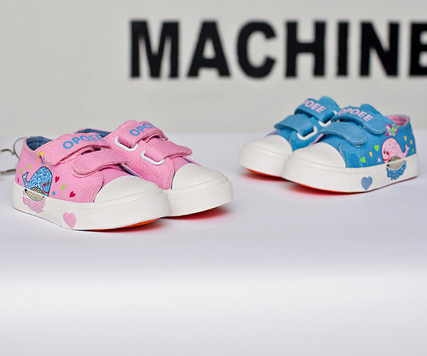 Παιδικά παπούτσια για κορίτσια σε ροζ και μπλε χρώματα