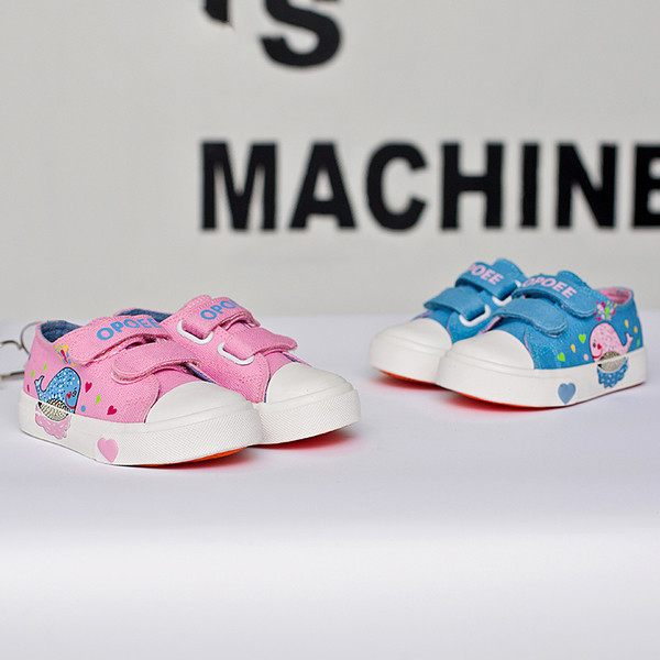 Παιδικά παπούτσια για κορίτσια σε ροζ και μπλε χρώματα