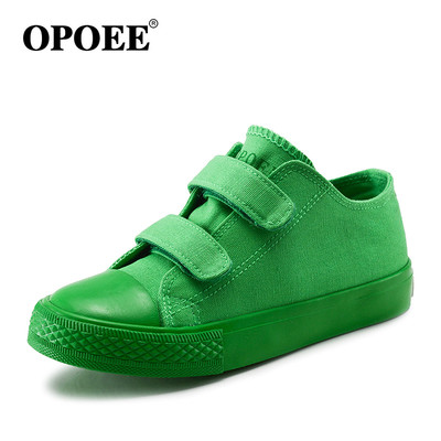 Αθλητικά και κομψά παιδικά πάνινα παπούτσια για κορίτσια και αγόρια με αυτοκόλλητα σε απλό μοντέλο και σε πολλά χρώματα