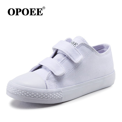 Αθλητικά και κομψά παιδικά πάνινα παπούτσια για κορίτσια και αγόρια με αυτοκόλλητα σε απλό μοντέλο και σε πολλά χρώματα