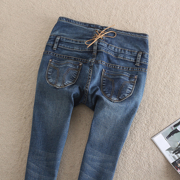 Καθημερινά και κομψά γυναικεία τζιν με ψηλή μέση και  με κουκούλα