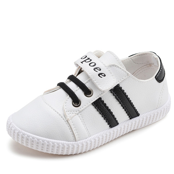 Παιδικά πάνινα παπούτσια για αγόρια με κορδόνια σε τρία χρώματα