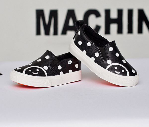 Γλυκά παιδικά μοκασίνια για κορίτσια σε τρία χρώματα, κατάλληλα για τη  καθημερινή ζωή