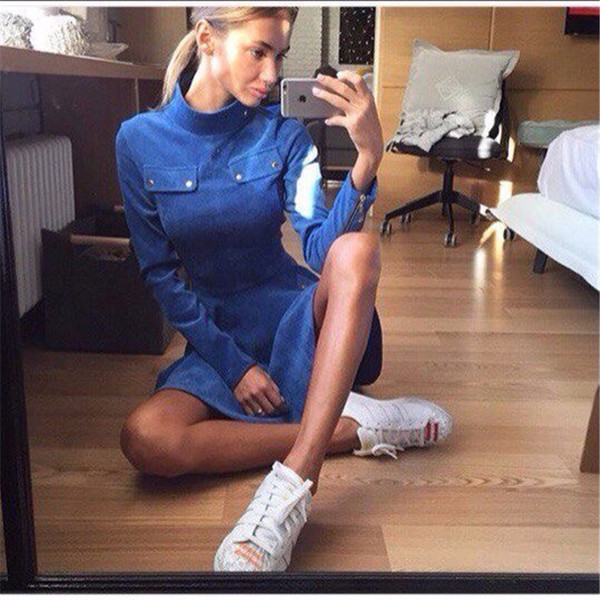 Πολύ άνετο και κομψό γυναικείο φόρεμα με γιακά, μακριά μανίκια και διακοσμητικές τσέπες