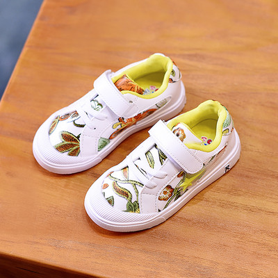 Κομψά παιδικά πάνινα παπούτσια για κορίτσια με αυτοκόλλητα λουλουδιών και συνδέσμους σε τρία χρώματα