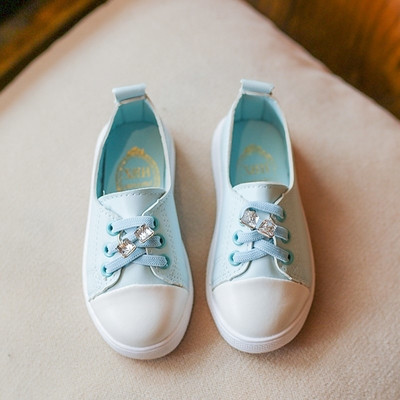 Απλά και απαλά παιδικά πάνινα παπούτσια για κορίτσια σε τρία χρώματα