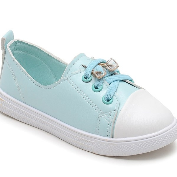 Απλά και απαλά παιδικά πάνινα παπούτσια για κορίτσια σε τρία χρώματα