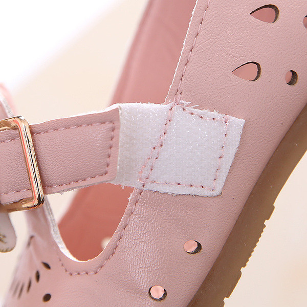 Κομψά και αναπνεύσιμα παιδικά μοκασίνια για κορίτσια με κορδέλα διακόσμησης και βότσαλα σε λευκό και ροζ χρώμα