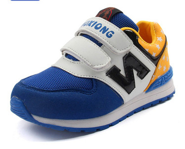 Спортни детски маратонки за момичета и момчета с лепенки в три цвята - дишащи