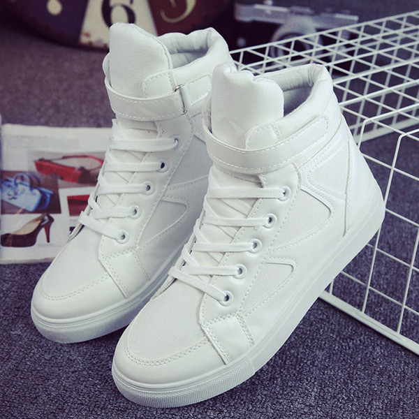 Κομψά και ψηλά γυναικεία αθλητικά παπούτσια  με μπαλώματα και λορίδες σε τέσσερα σχέδια