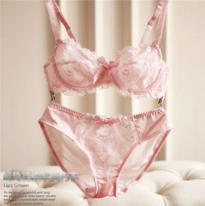 Πολύ κομψά γυναικεία εσώρουχα σε διάφορα χρώματα και μεγέθη