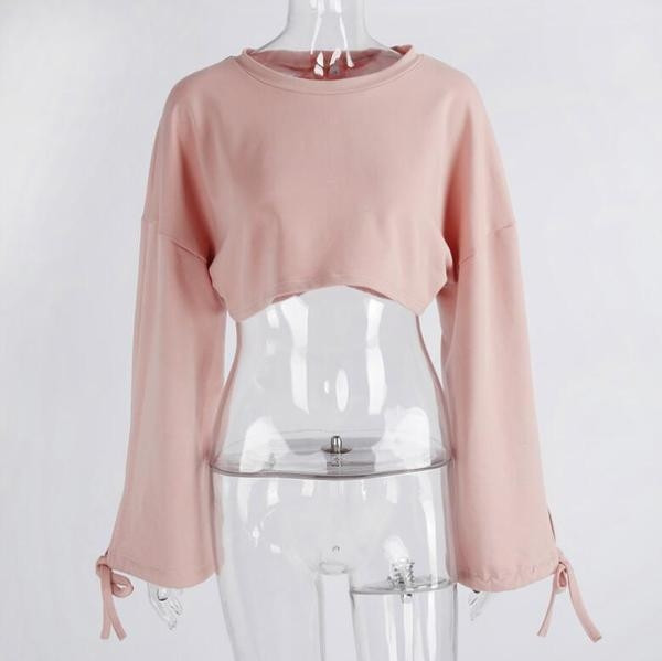 Κομψή γυναικεία μλούζα με κοντό μανίκι και κολάρο σε σχήμα O