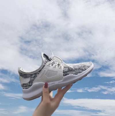 Πολύ άνετα και όμορφα γυναικεία καθημερινά πάνινα παπούτσια με επίπεδη σόλα - 3 μοντέλα