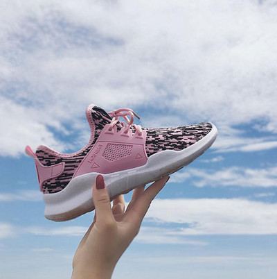 Πολύ άνετα και όμορφα γυναικεία καθημερινά πάνινα παπούτσια με επίπεδη σόλα - 3 μοντέλα