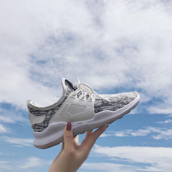 Πολύ άνετα και όμορφα γυναικεία καθημερινά πάνινα παπούτσια με επίπεδη σόλα - 3 μοντέλα