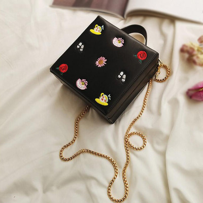 Κομψή γυναικεία τσάντα είδος  μίνι χαρτοφύλακα με μακρύ λορίδα ώμου - 4 μοντέλα