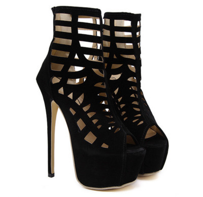 Σύγχρονα γυναικεία παπούτσια με ψηλό τακούνι  σε διαφανή σχέδια