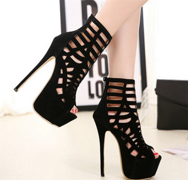 Σύγχρονα γυναικεία παπούτσια με ψηλό τακούνι  σε διαφανή σχέδια